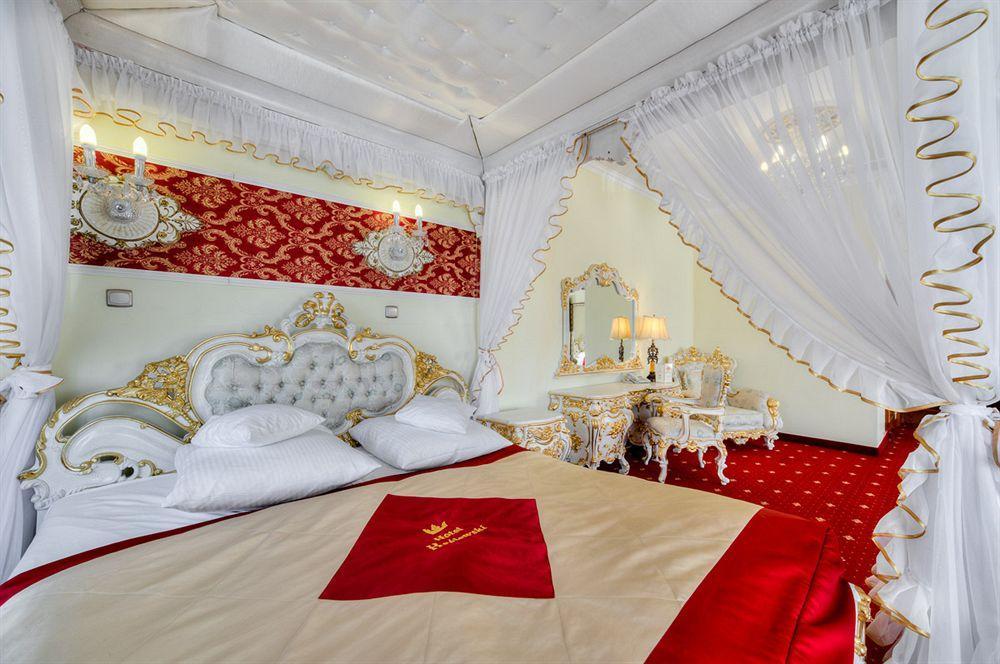Hotel Krolewski Janów Lubelski Eksteriør billede