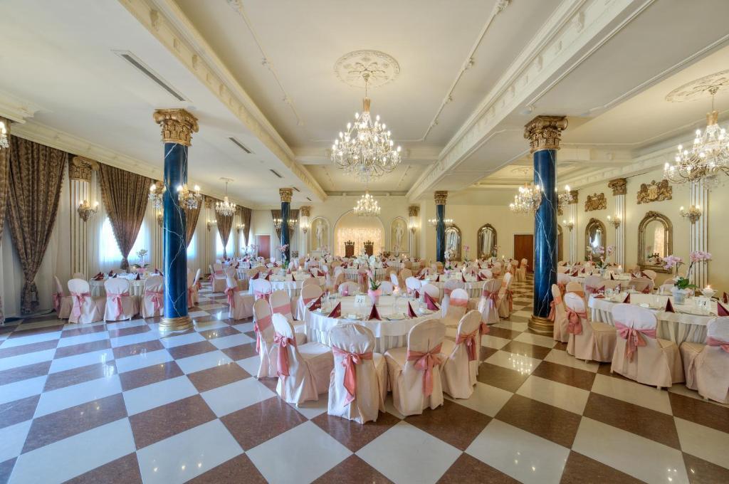 Hotel Krolewski Janów Lubelski Eksteriør billede