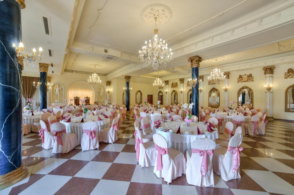 Hotel Krolewski Janów Lubelski Eksteriør billede