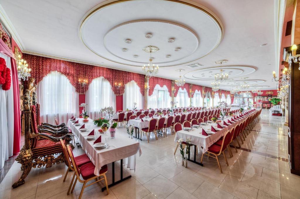 Hotel Krolewski Janów Lubelski Eksteriør billede