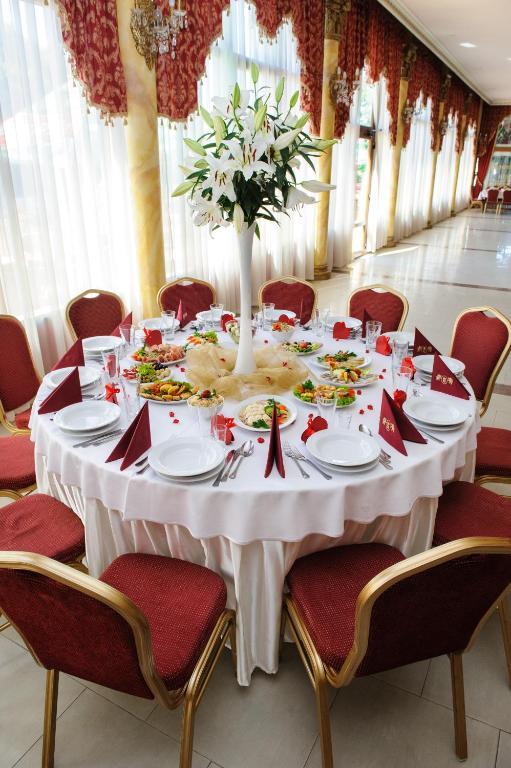 Hotel Krolewski Janów Lubelski Eksteriør billede
